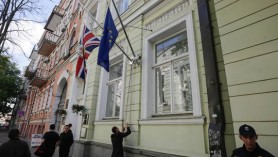După SUA și UK își retrage o parte din personalul ambasadei de la Kiev