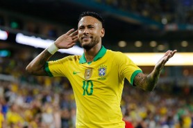 Neymar nu va mai putea juca în următoarea lună? Sportivul, surprins plângând după ce a fost înlocuit împotriva Serbiei