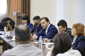 Ministrul Economiei anunță eliminarea permiselor de muncă pentru 47 de țări și investiții majore în sectorul industrial moldovenesc