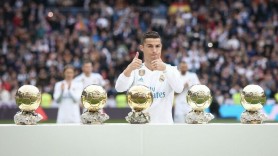Cristiano Ronaldo și-a vândut Balonul de Aur din 2013 celui mai bogat om din Israel. Suma obținută este uriașă