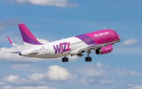 Avion Wizz Air, aterizat de urgență în România. Trei pasageri beți, s-au luat la bătaie