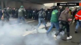 Pământ, ridichi și paleți - cum au protestat fermierii belgieni în fața Comisiei Europene