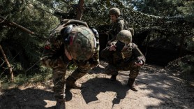 UCRAINA: Armata Kievului cedează zone din nordul frontului din cauza ofensivei ruse