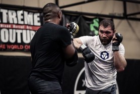 „Hulk de Moldova" și-a aflat adversarul. Cu cine va lupta Ion Cuțelaba la turneul UFC "Fight Night"