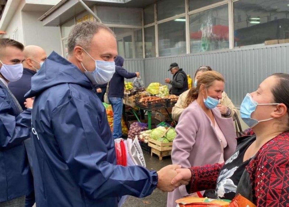 FOTO // Deputații PRO MOLDOVA au mers în teritoriu: Oamenii din satele Moldovei se simt singuri în fața Pandemiei și a sărăciei