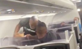 A fost anunțată decizia după ce Mike Tyson a bătut un pasager în avion