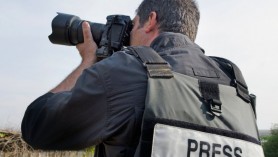Doi jurnalişti danezi, răniţi de focuri de armă în nord-estul Ucrainei