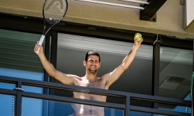 Novak Djokovic a reacționat, la două zile după ce a fost plasat în centrul de carantinare din Melbourne