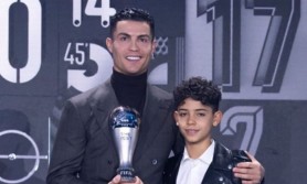 Tatăl său e primul miliardar din fotbal, dar refuză să-i cumpere telefon mobil lui Cristiano jr