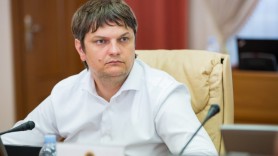 Andrei Spînu, despre noile prevederi din caietul de sarcini, în cazul licitației de la aeroport: Nu-i scutește de răspundere penală pe organizatori