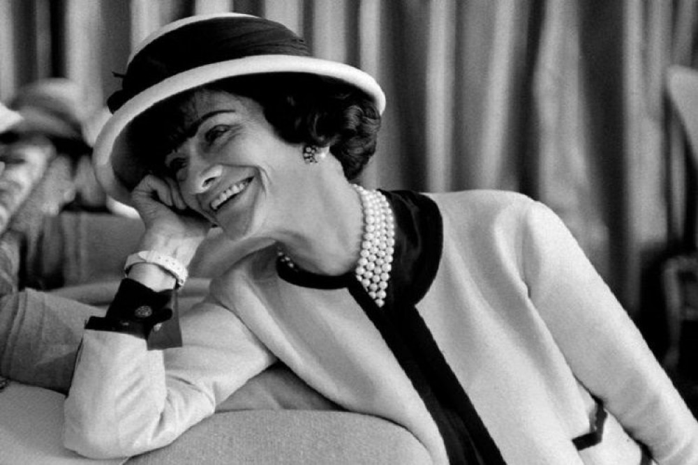 cloth break down Take a risk Cele 10 principii în îmbrăcăminte ale lui Coco Chanel - Paranteze
