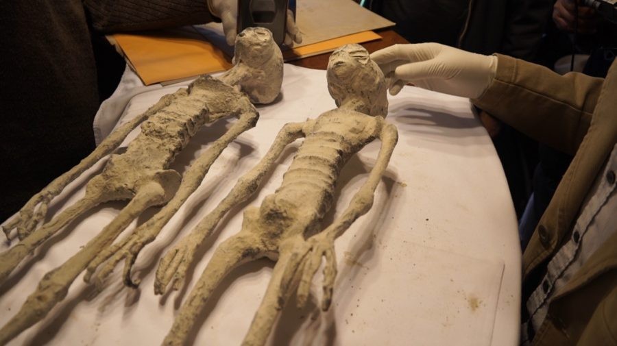 Două mumii de extratereştri au fost prezentate deputaţilor din Mexic de către un ufolog. Care este părerea savanților
