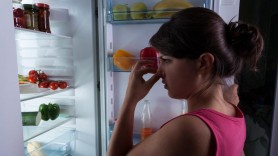 Ce să pui în frigider ca să nu mai miroasă urât. Remedii naturale pentru mirosul din frigider