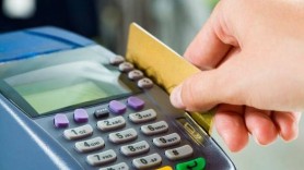 Vești bune pentru posesorii de carduri bancare: Comisioane mai mici la plățile electronice