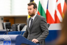 Matteo Gazzini, eurodeputat PPE, a întrebat Comisia Europeană dacă este la curent introducerea votului prin corespondență la alegerile din Moldova