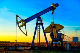 Preţurile petrolului au crescut luni cu 2%